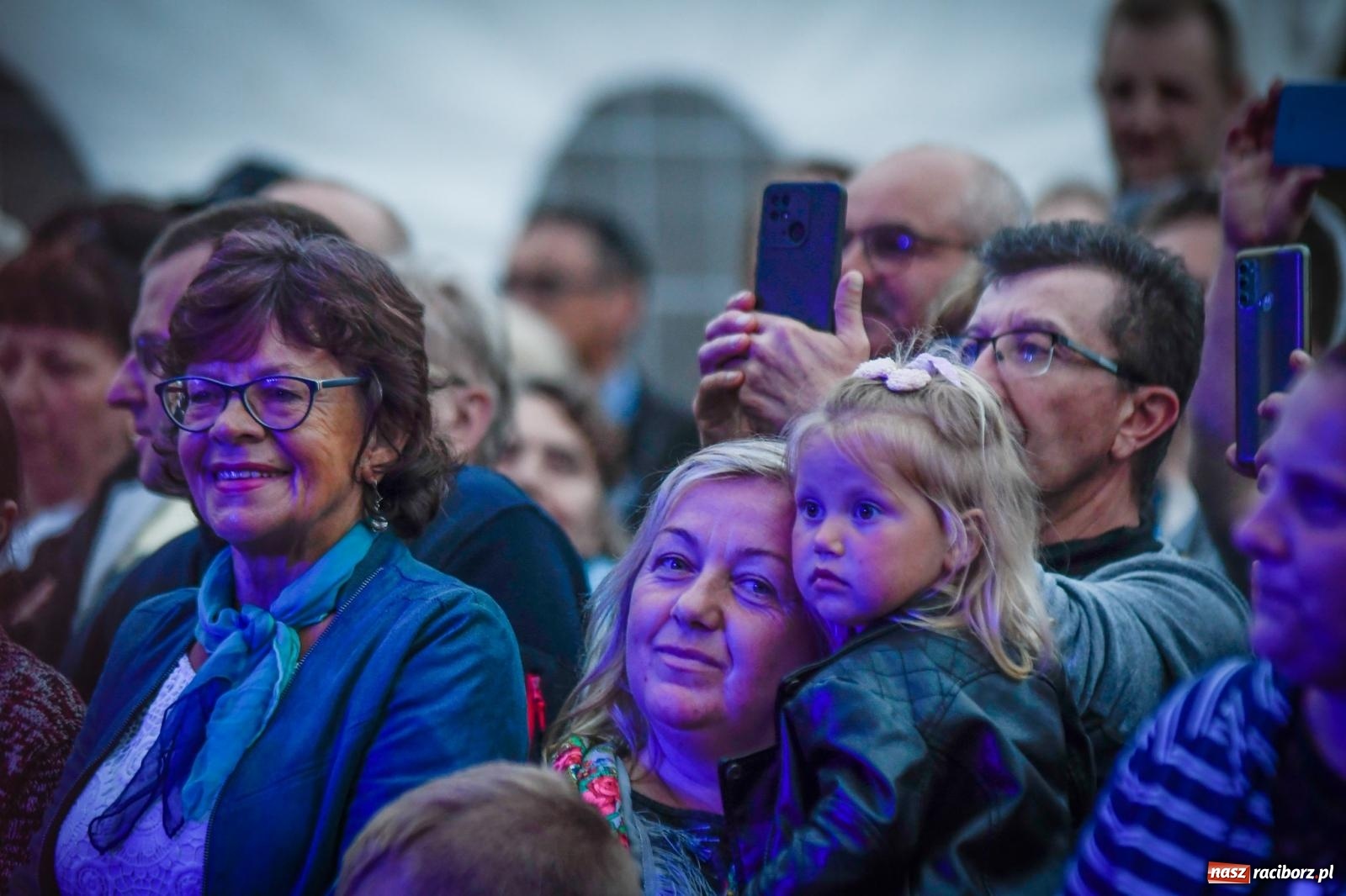 Zdjęcie w galerii na portalu naszraciborz.pl: Nędza szalała z Baciarami [FOTO i WIDEO] wiadomości z regionu