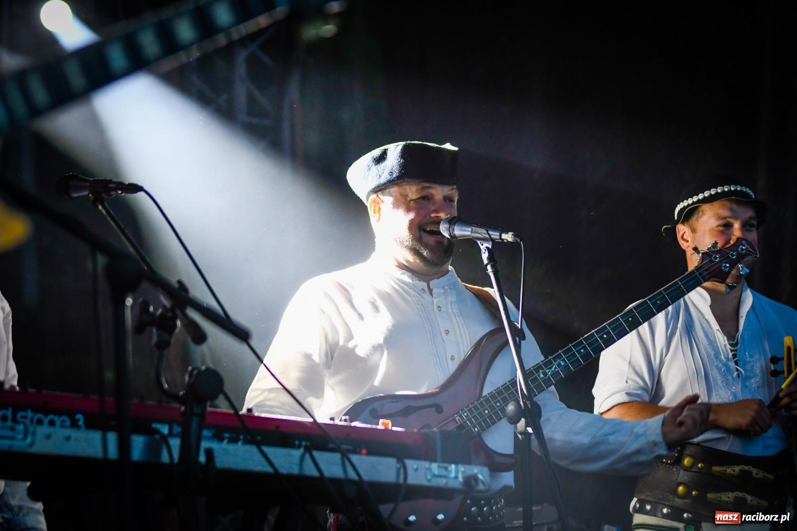 Zdjęcie w galerii na portalu naszraciborz.pl: Nędza szalała z Baciarami [FOTO i WIDEO] wiadomości z regionu