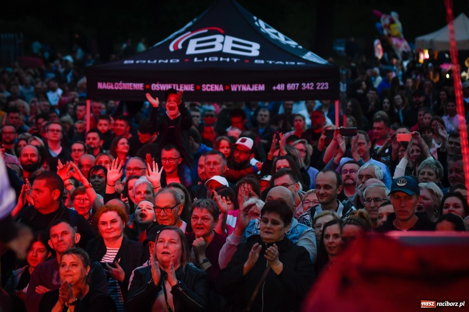 Zdjęcie w galerii na portalu naszraciborz.pl: Nędza szalała z Baciarami [FOTO i WIDEO] wiadomości z regionu