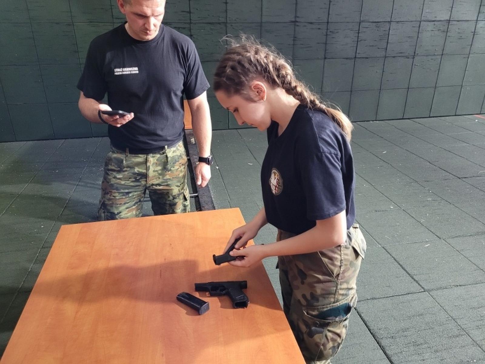 Zdjęcie w galerii na portalu naszraciborz.pl: I Drużynowe Zawody klas mundurowych o profilu Straży Granicznej wiadomości z regionu