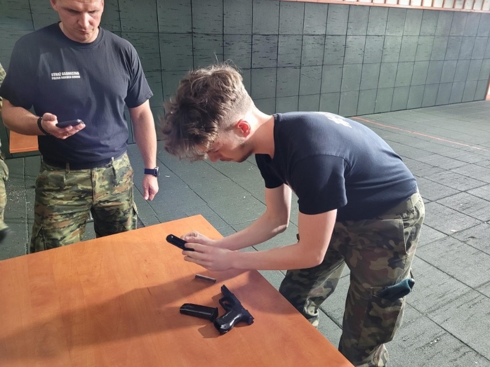 Zdjęcie w galerii na portalu naszraciborz.pl: I Drużynowe Zawody klas mundurowych o profilu Straży Granicznej wiadomości z regionu