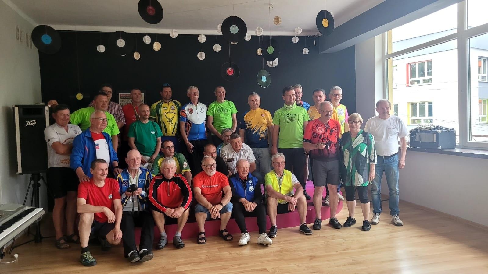 Zdjęcie w galerii na portalu naszraciborz.pl: Raciborzanie na zlocie przodowników turystyki kolarskiej wiadomości z regionu