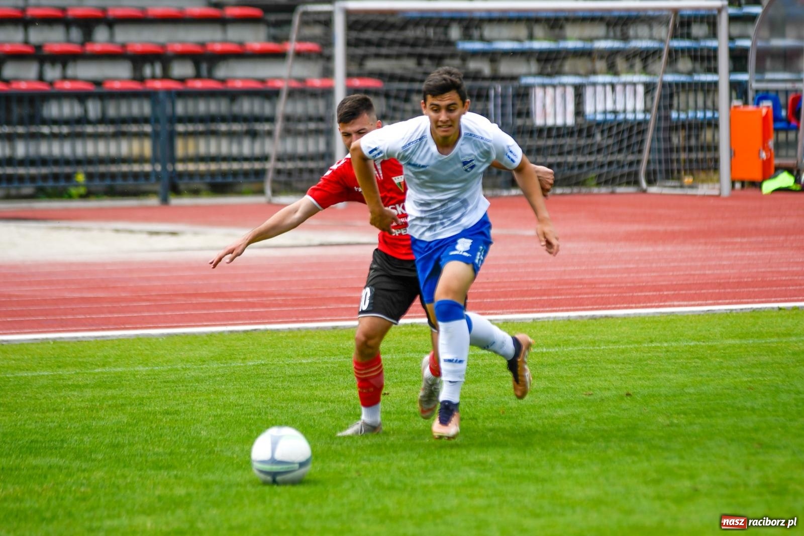 Zdjęcie w galerii na portalu naszraciborz.pl: Unia Racibórz porażką z Tychami żegna IV ligę wiadomości z regionu