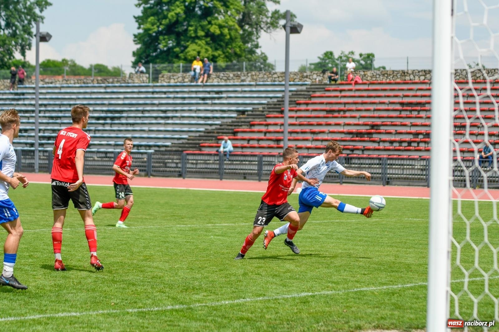 Zdjęcie w galerii na portalu naszraciborz.pl: Unia Racibórz porażką z Tychami żegna IV ligę wiadomości z regionu
