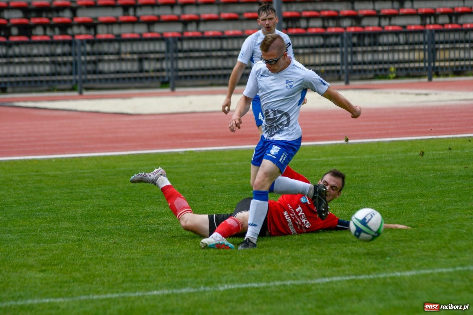 Zdjęcie w galerii na portalu naszraciborz.pl: Unia Racibórz porażką z Tychami żegna IV ligę wiadomości z regionu