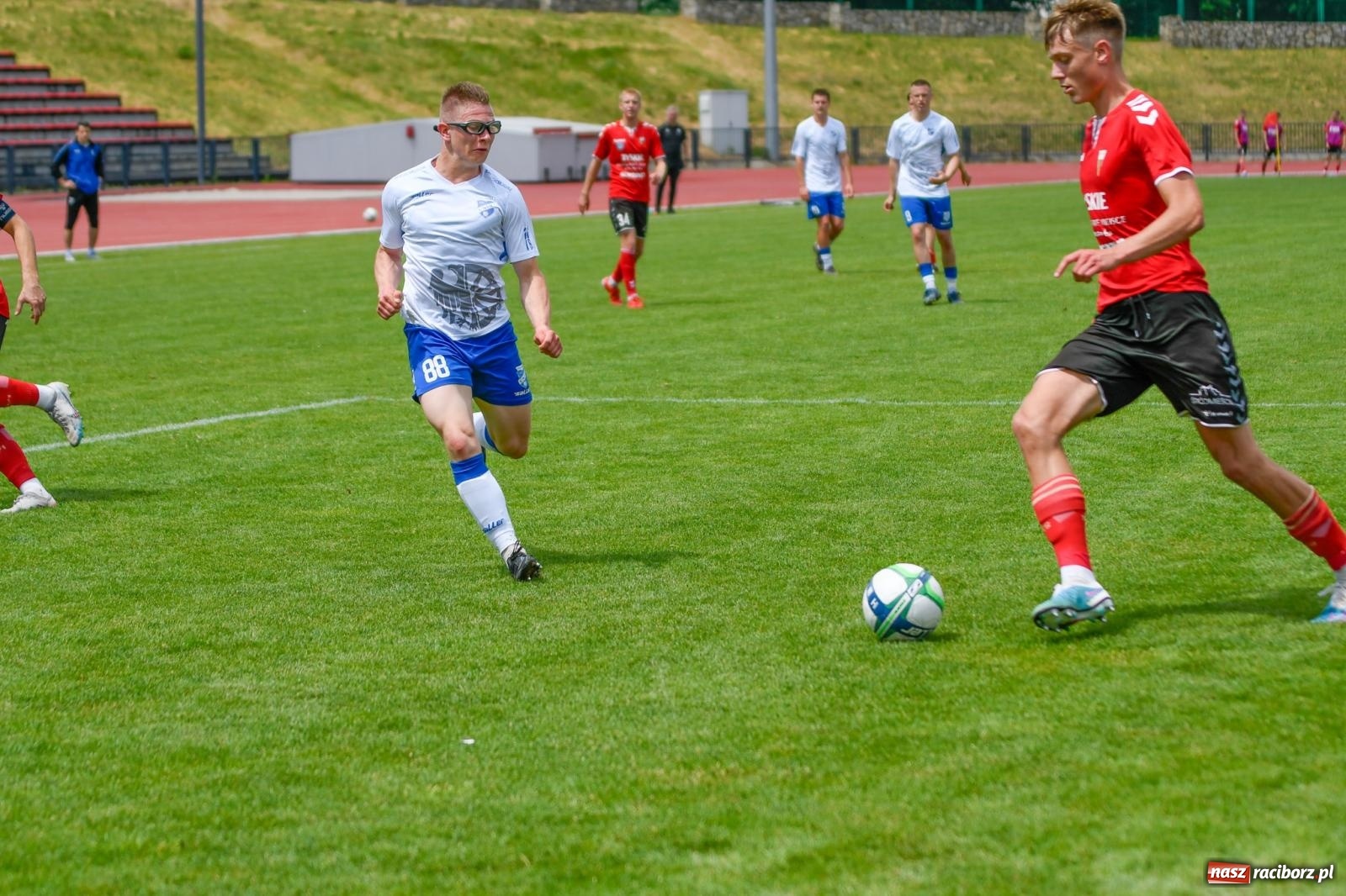 Zdjęcie w galerii na portalu naszraciborz.pl: Unia Racibórz porażką z Tychami żegna IV ligę wiadomości z regionu