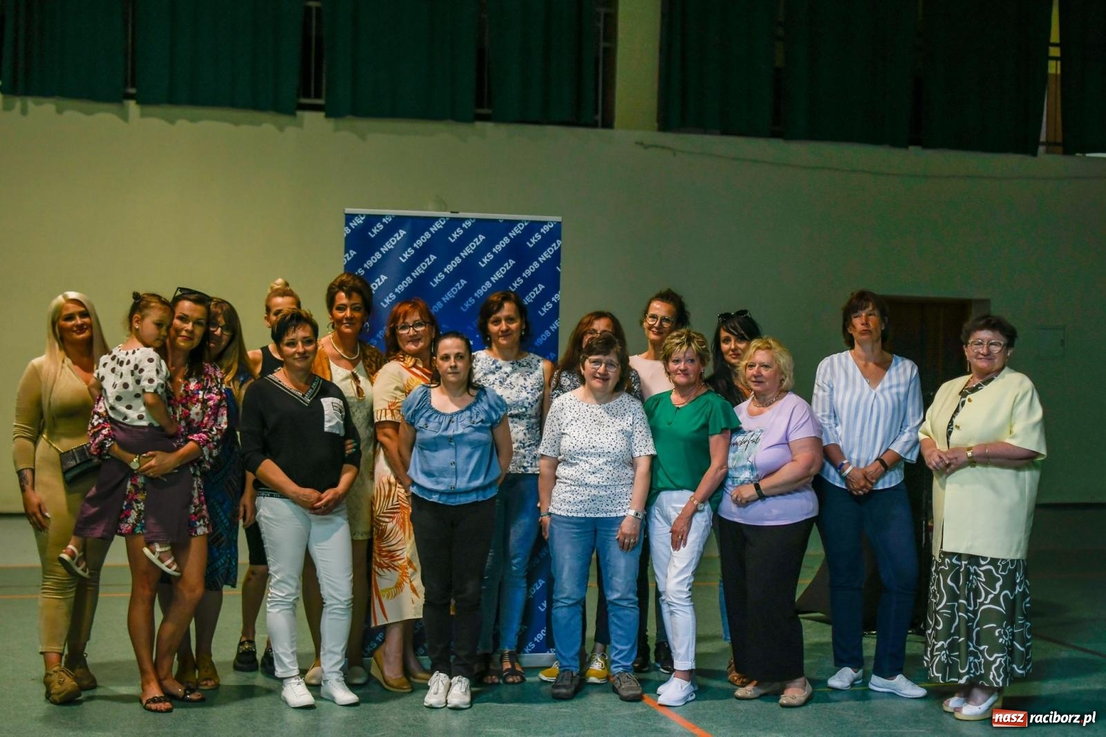 Zdjęcie w galerii na portalu naszraciborz.pl: Piłkarskie spotkanie pokoleń w Nędzy [FOTO i WIDEO] wiadomości z regionu
