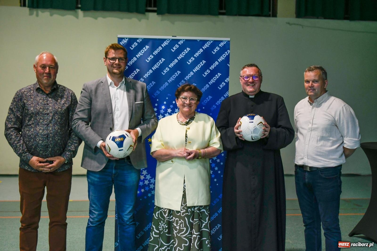 Zdjęcie w galerii na portalu naszraciborz.pl: Piłkarskie spotkanie pokoleń w Nędzy [FOTO i WIDEO] wiadomości z regionu