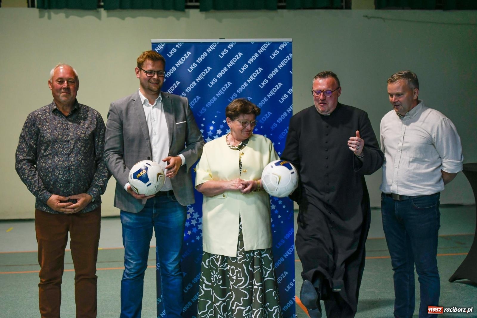 Zdjęcie w galerii na portalu naszraciborz.pl: Piłkarskie spotkanie pokoleń w Nędzy [FOTO i WIDEO] wiadomości z regionu