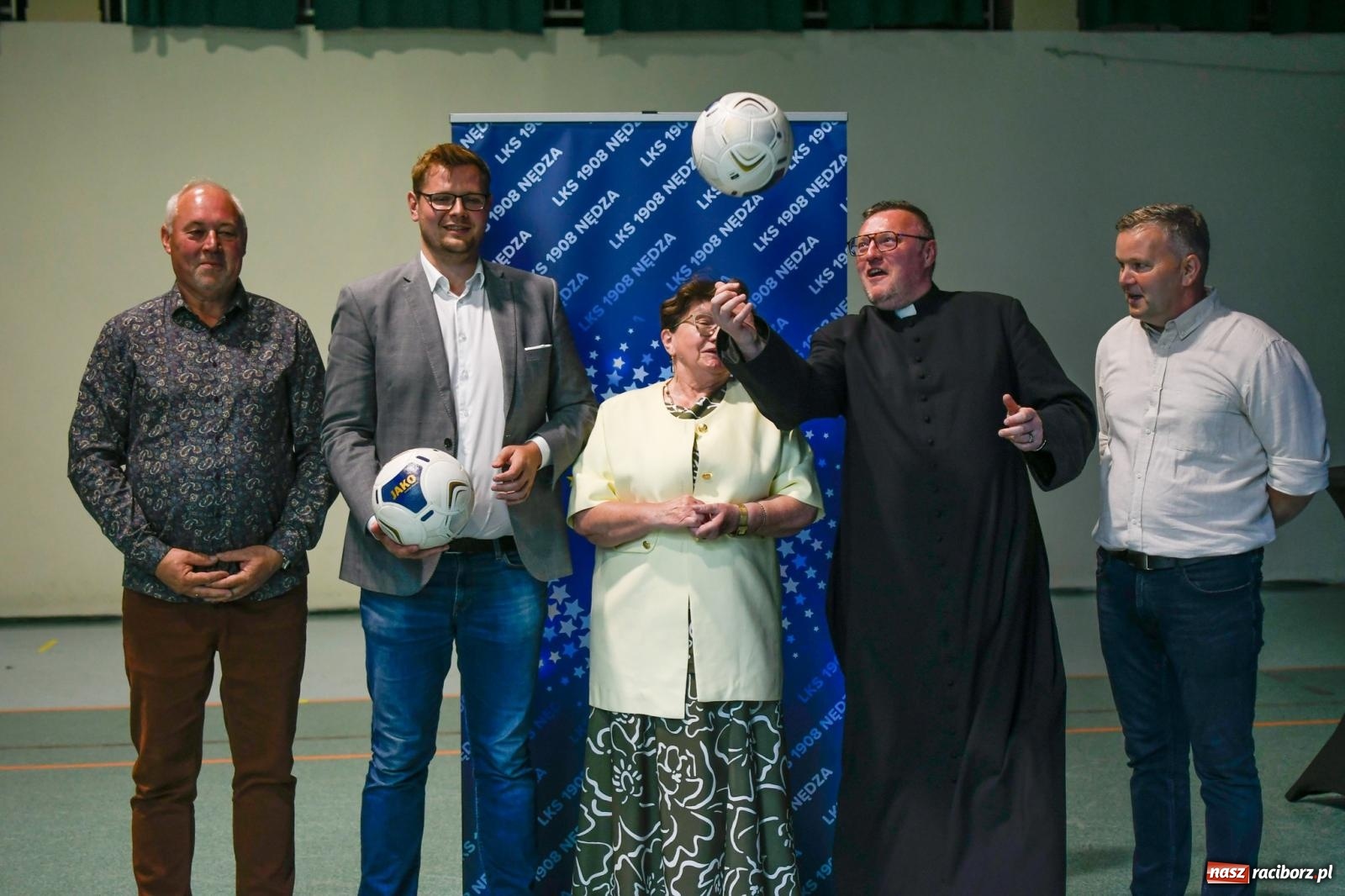 Zdjęcie w galerii na portalu naszraciborz.pl: Piłkarskie spotkanie pokoleń w Nędzy [FOTO i WIDEO] wiadomości z regionu