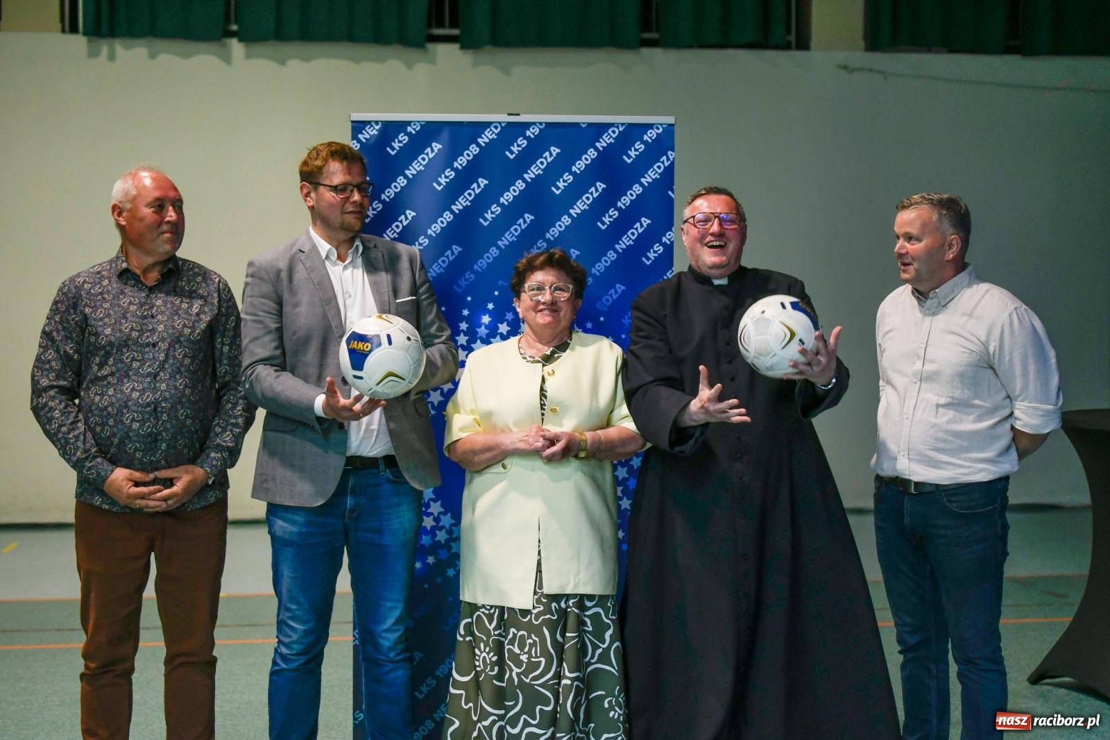 Zdjęcie w galerii na portalu naszraciborz.pl: Piłkarskie spotkanie pokoleń w Nędzy [FOTO i WIDEO] wiadomości z regionu