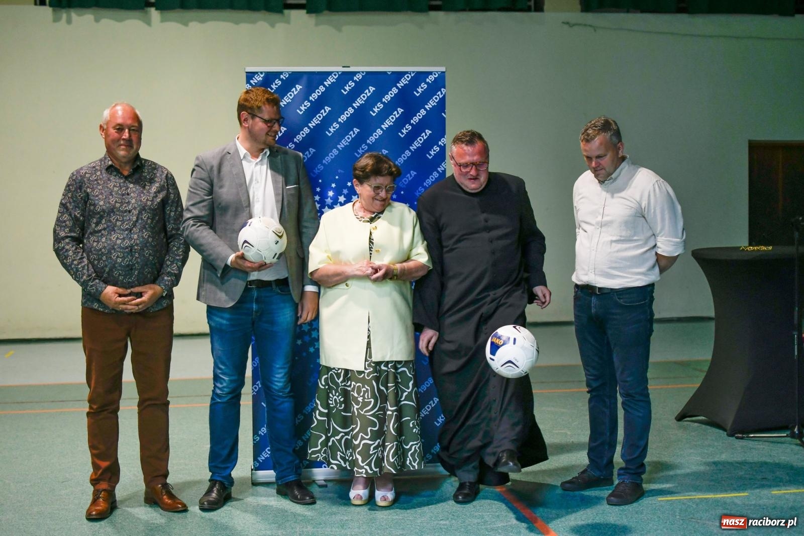 Zdjęcie w galerii na portalu naszraciborz.pl: Piłkarskie spotkanie pokoleń w Nędzy [FOTO i WIDEO] wiadomości z regionu