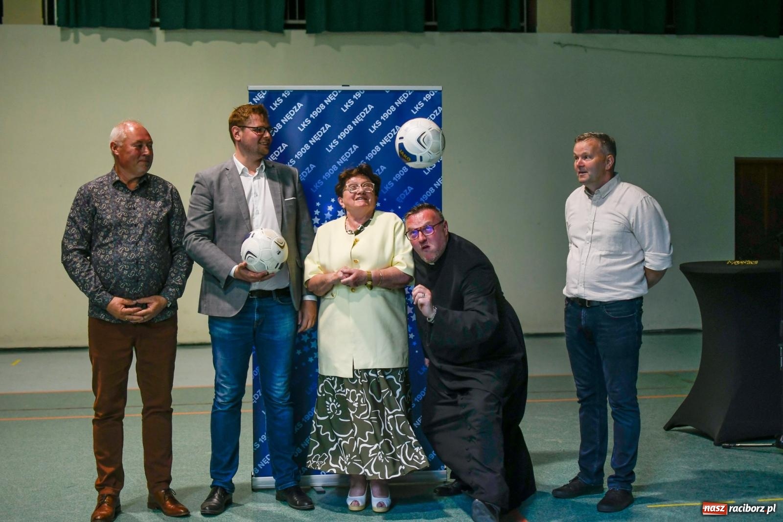 Zdjęcie w galerii na portalu naszraciborz.pl: Piłkarskie spotkanie pokoleń w Nędzy [FOTO i WIDEO] wiadomości z regionu