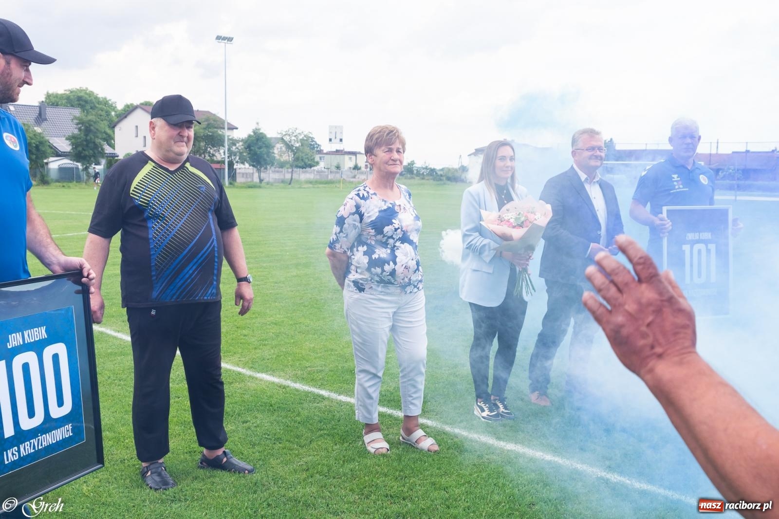 Zdjęcie w galerii na portalu naszraciborz.pl: O mistrzostwie zdecyduje ostatnia kolejka. Państwo Kubikowie z podziękowaniami [FOTO] wiadomości z regionu