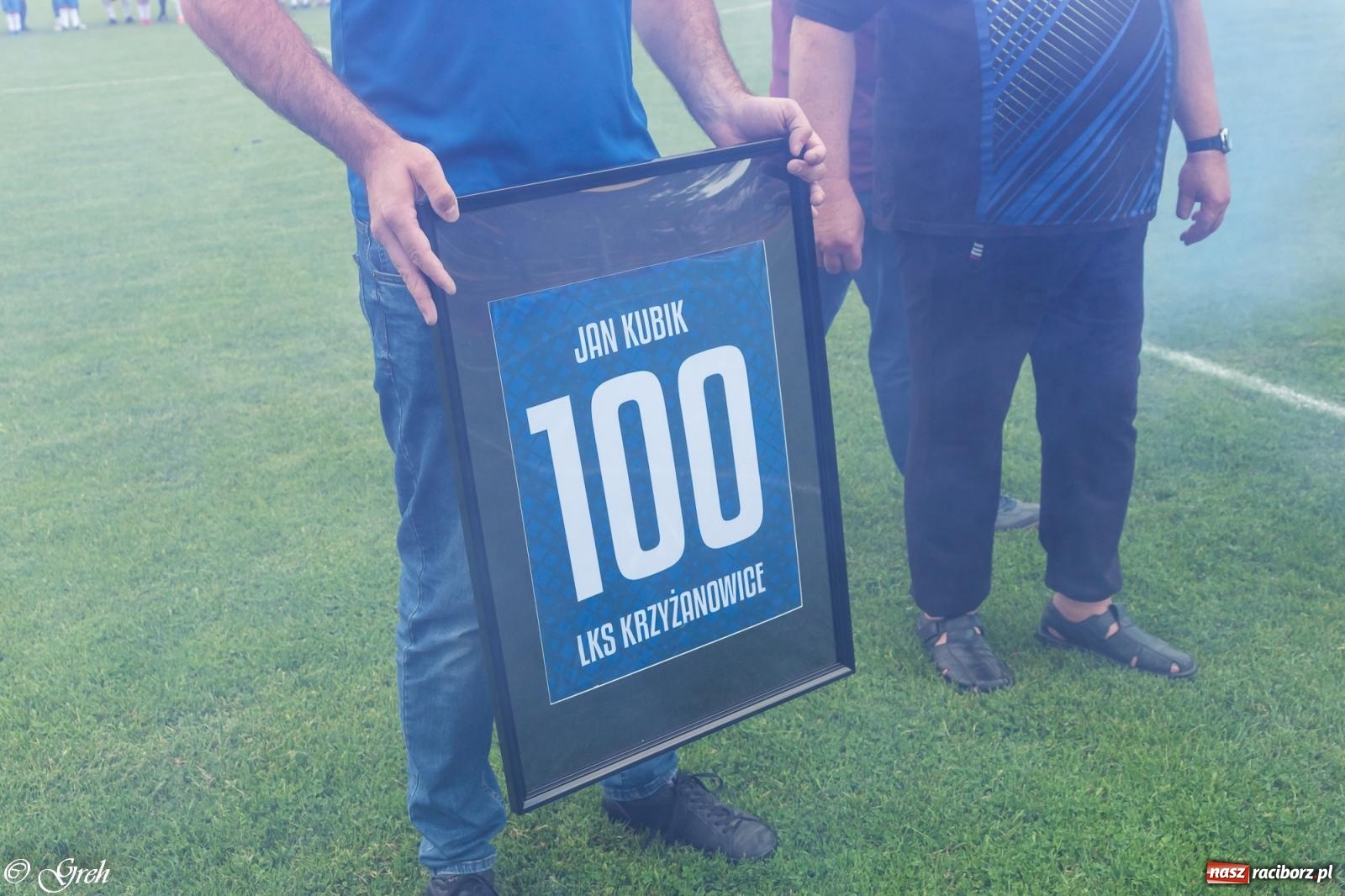 Zdjęcie w galerii na portalu naszraciborz.pl: O mistrzostwie zdecyduje ostatnia kolejka. Państwo Kubikowie z podziękowaniami [FOTO] wiadomości z regionu