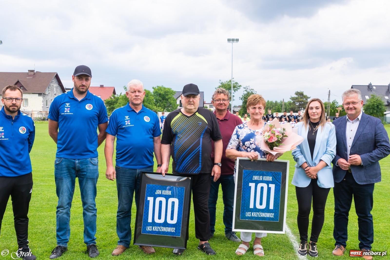 Zdjęcie w galerii na portalu naszraciborz.pl: O mistrzostwie zdecyduje ostatnia kolejka. Państwo Kubikowie z podziękowaniami [FOTO] wiadomości z regionu
