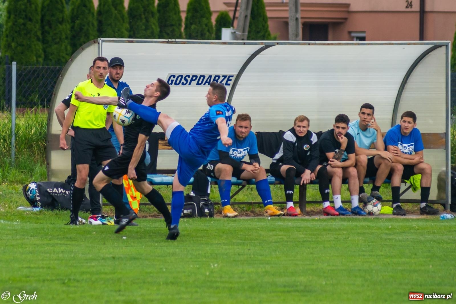 Zdjęcie w galerii na portalu naszraciborz.pl: O mistrzostwie zdecyduje ostatnia kolejka. Państwo Kubikowie z podziękowaniami [FOTO] wiadomości z regionu