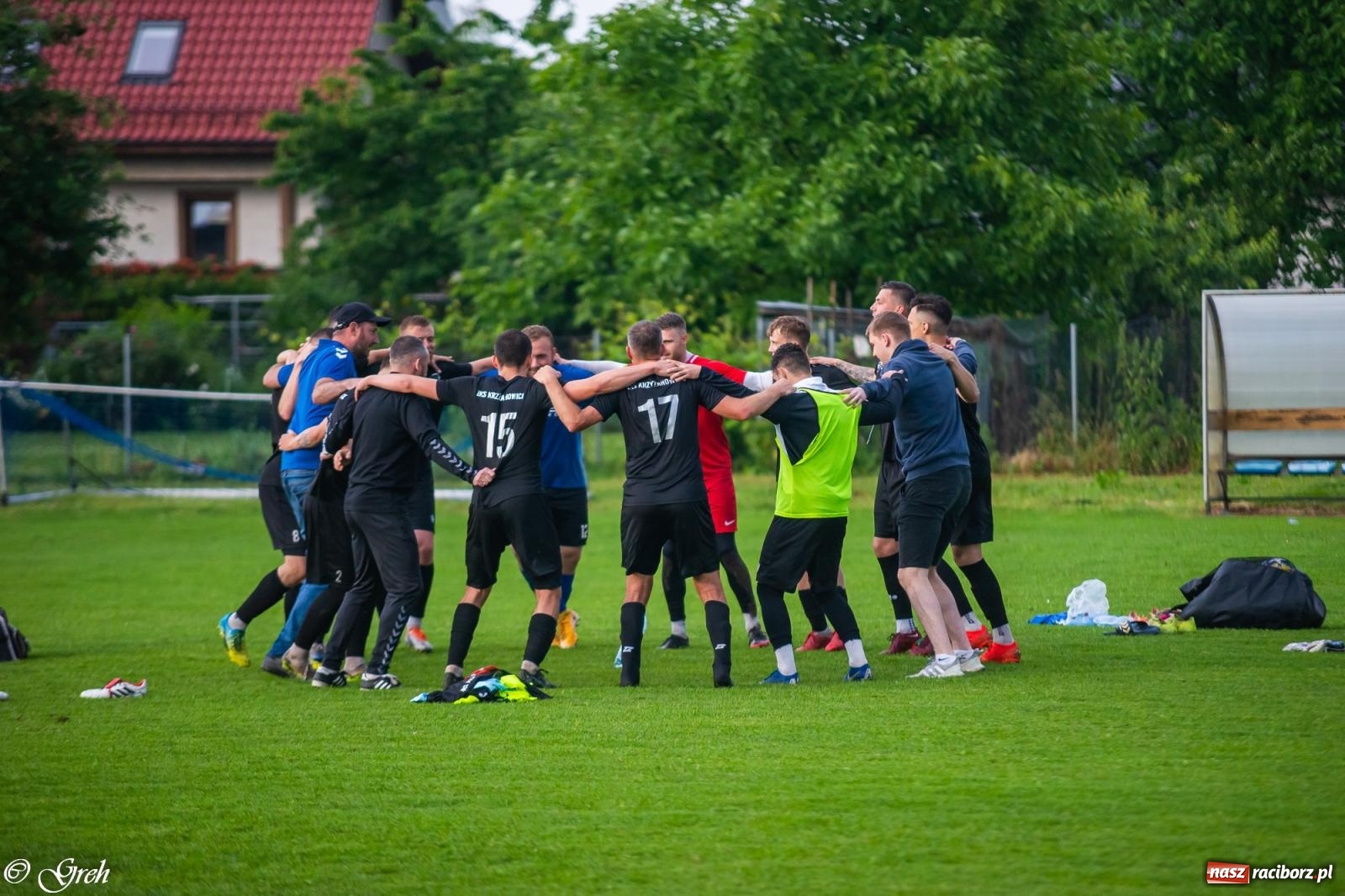 Zdjęcie w galerii na portalu naszraciborz.pl: O mistrzostwie zdecyduje ostatnia kolejka. Państwo Kubikowie z podziękowaniami [FOTO] wiadomości z regionu