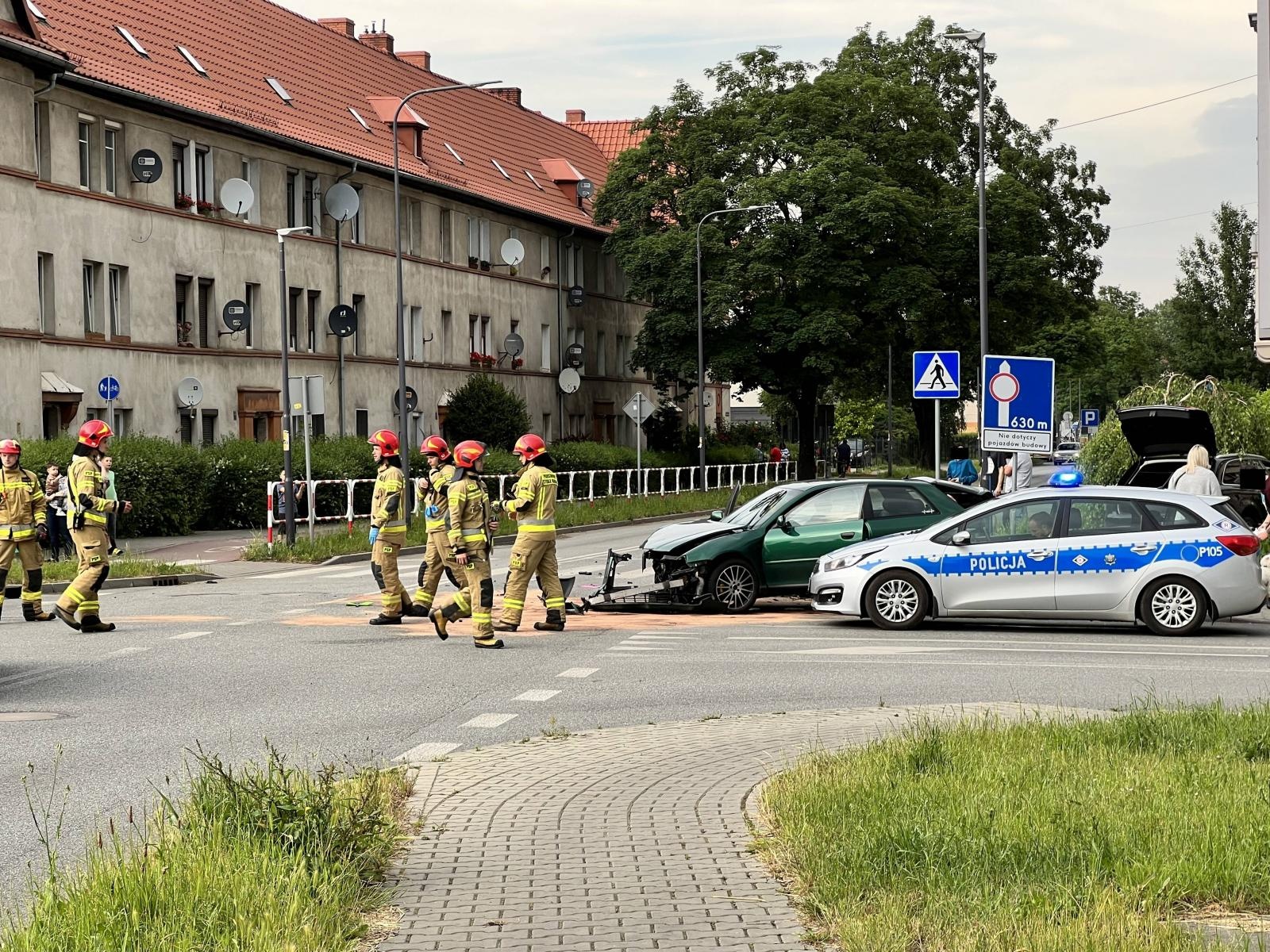 Zdjęcie w galerii na portalu naszraciborz.pl: Dwie osobówki marki Audi zderzyły się na Kościuszki-Eichendorffa wiadomości z regionu