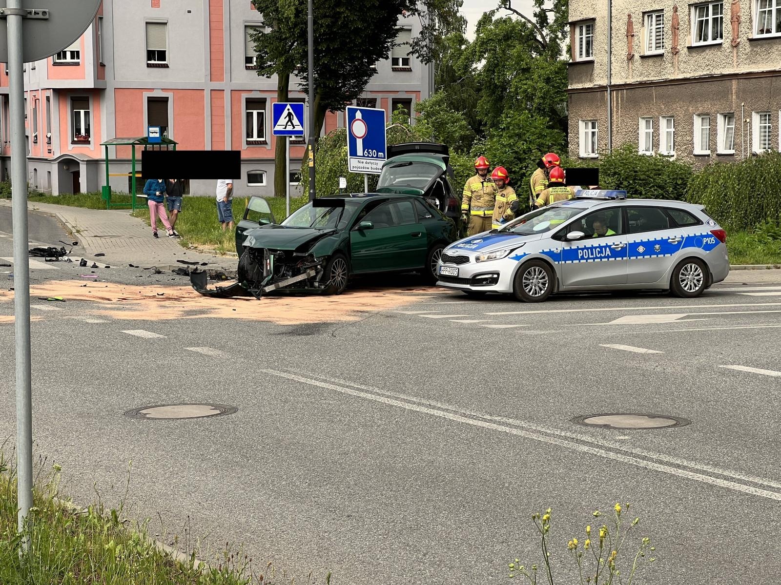 Zdjęcie w galerii na portalu naszraciborz.pl: Dwie osobówki marki Audi zderzyły się na Kościuszki-Eichendorffa wiadomości z regionu