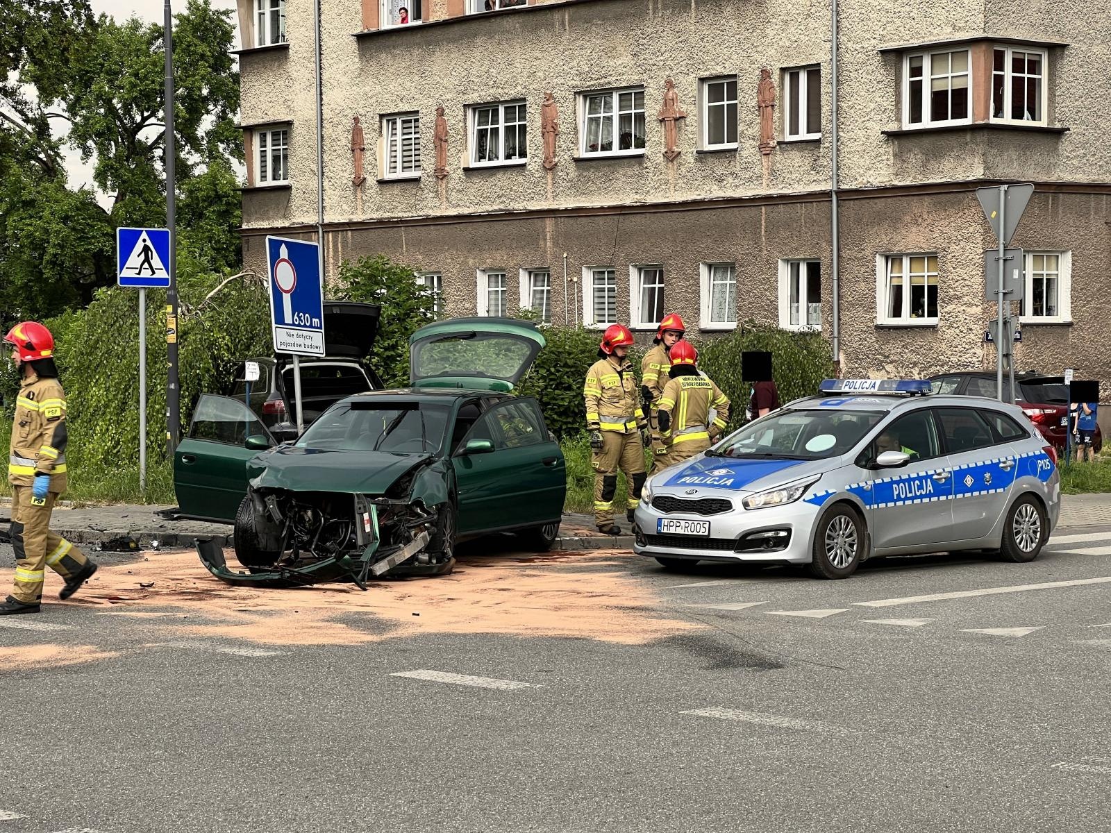 Zdjęcie w galerii na portalu naszraciborz.pl: Dwie osobówki marki Audi zderzyły się na Kościuszki-Eichendorffa wiadomości z regionu