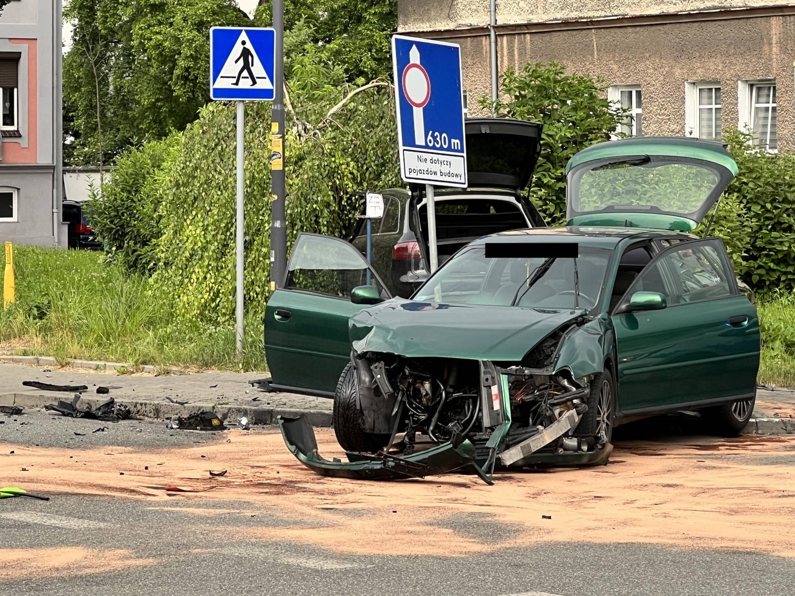 Zdjęcie w galerii na portalu naszraciborz.pl: Dwie osobówki marki Audi zderzyły się na Kościuszki-Eichendorffa wiadomości z regionu