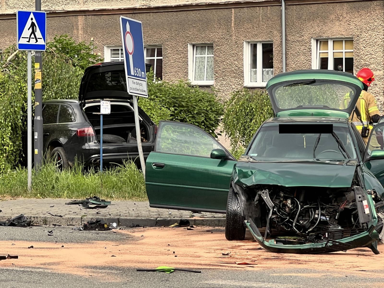 Zdjęcie w galerii na portalu naszraciborz.pl: Dwie osobówki marki Audi zderzyły się na Kościuszki-Eichendorffa wiadomości z regionu