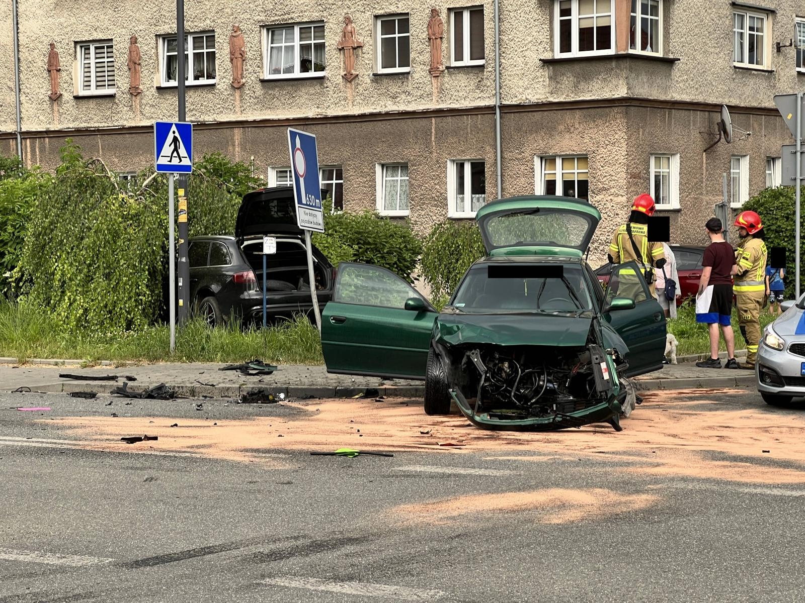 Zdjęcie w galerii na portalu naszraciborz.pl: Dwie osobówki marki Audi zderzyły się na Kościuszki-Eichendorffa wiadomości z regionu