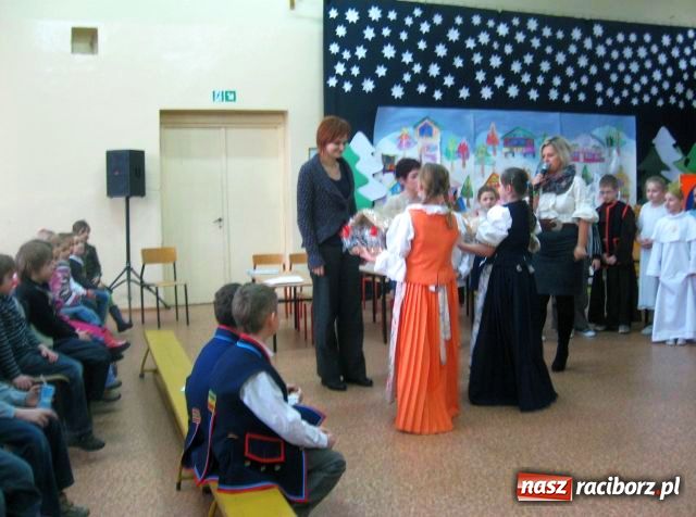 Zdjęcie w galerii na portalu naszraciborz.pl: Uczniowie SP4 o ekologii przedszkolakom wiadomości z regionu