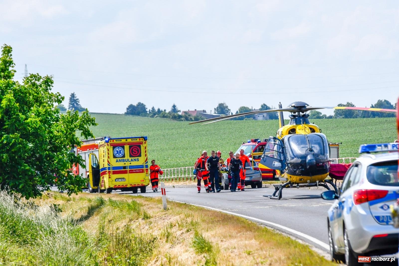 Zdjęcie w galerii na portalu naszraciborz.pl: Wypadek na trasie Racibórz - Żerdziny. Kierowca volkswagena nie zachował ostrożności przy wyprzedzaniu wiadomości z regionu