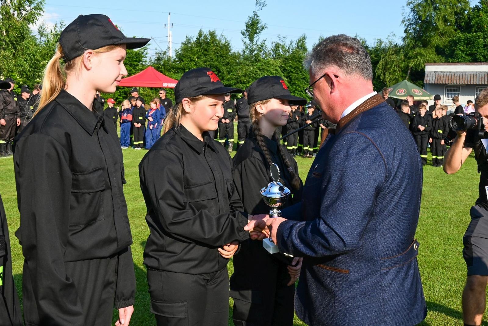Zdjęcie w galerii na portalu naszraciborz.pl: Rudyszwałd na strażackim tronie w gminie Krzyżanowice wiadomości z regionu