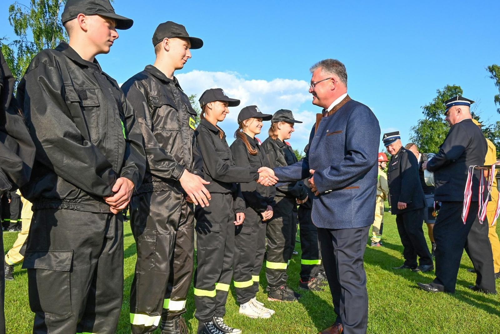 Zdjęcie w galerii na portalu naszraciborz.pl: Rudyszwałd na strażackim tronie w gminie Krzyżanowice wiadomości z regionu