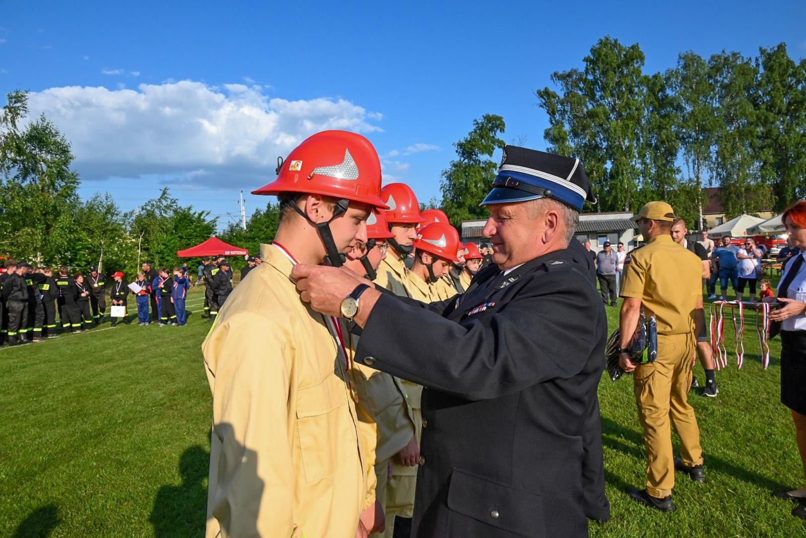 Zdjęcie w galerii na portalu naszraciborz.pl: Rudyszwałd na strażackim tronie w gminie Krzyżanowice wiadomości z regionu
