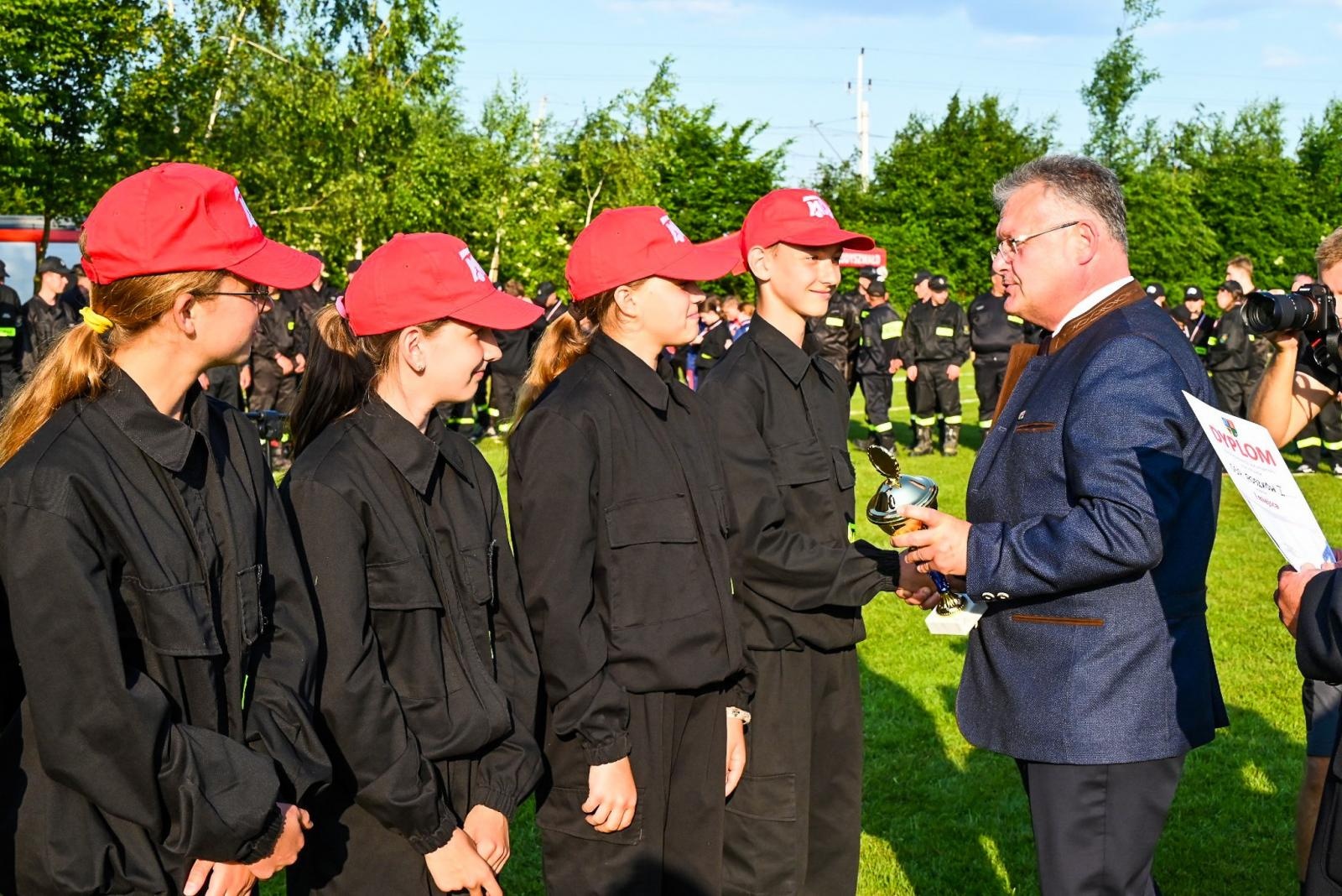 Zdjęcie w galerii na portalu naszraciborz.pl: Rudyszwałd na strażackim tronie w gminie Krzyżanowice wiadomości z regionu