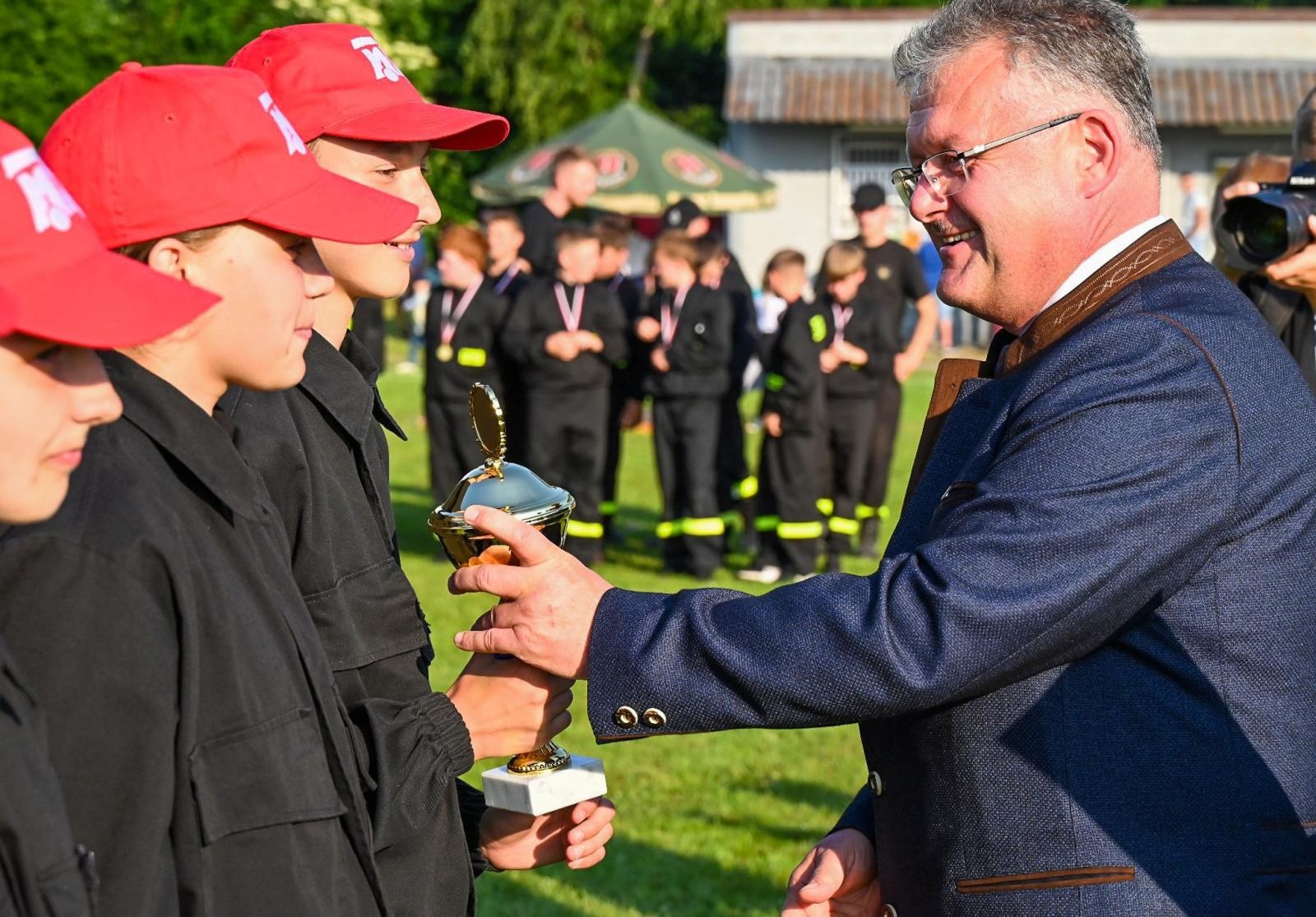 Zdjęcie w galerii na portalu naszraciborz.pl: Rudyszwałd na strażackim tronie w gminie Krzyżanowice wiadomości z regionu