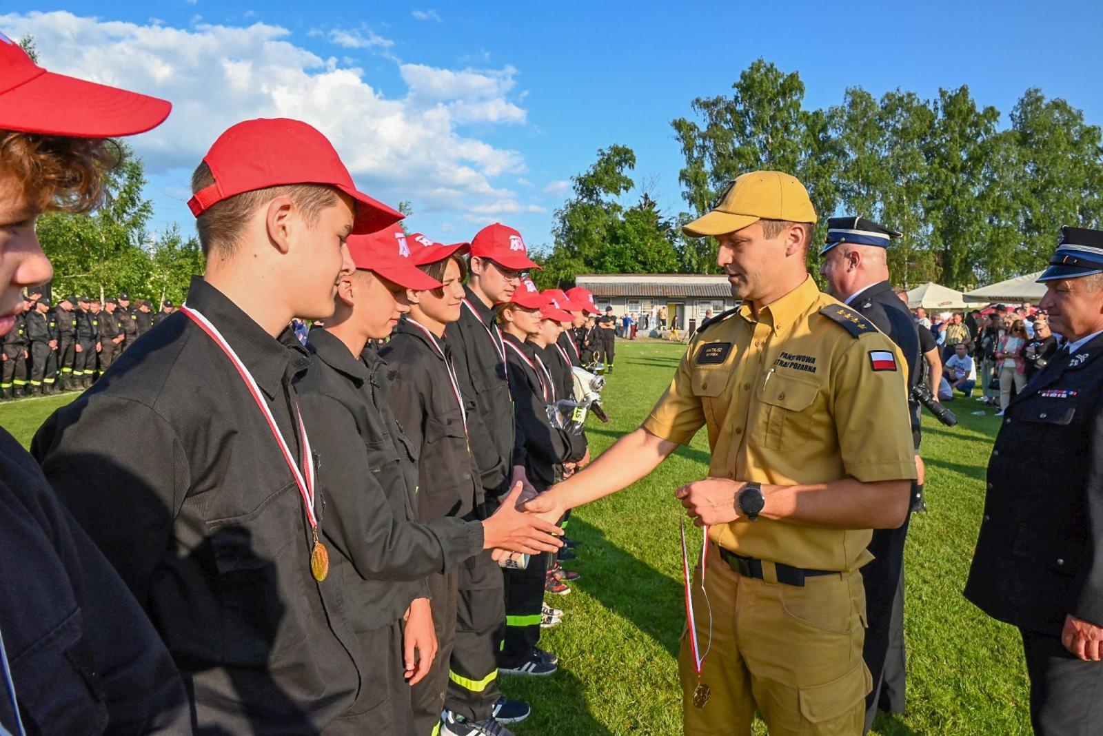 Zdjęcie w galerii na portalu naszraciborz.pl: Rudyszwałd na strażackim tronie w gminie Krzyżanowice wiadomości z regionu