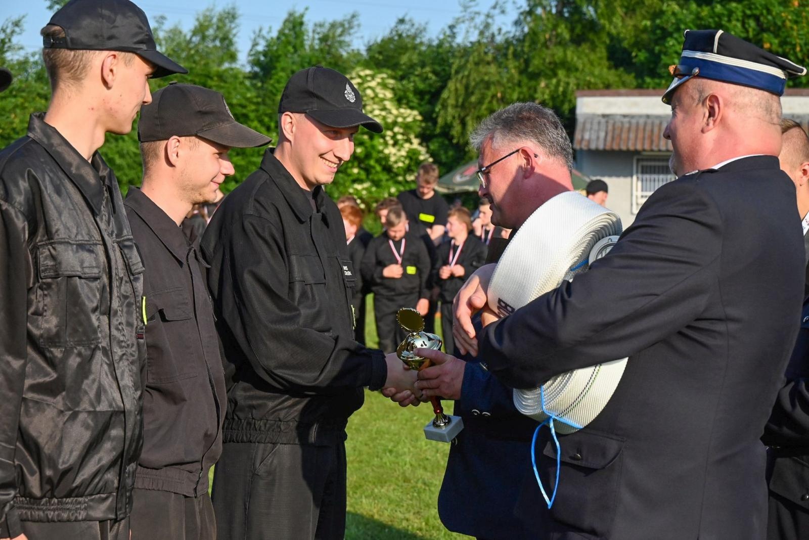 Zdjęcie w galerii na portalu naszraciborz.pl: Rudyszwałd na strażackim tronie w gminie Krzyżanowice wiadomości z regionu