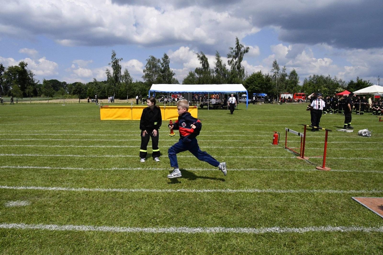 Zdjęcie w galerii na portalu naszraciborz.pl: Rudyszwałd na strażackim tronie w gminie Krzyżanowice wiadomości z regionu