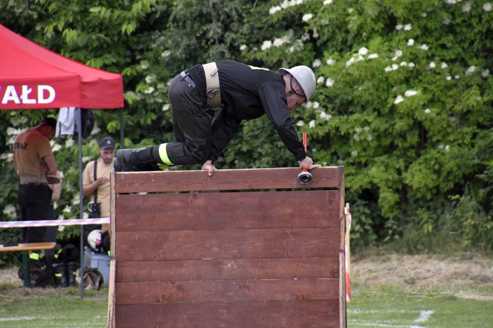 Zdjęcie w galerii na portalu naszraciborz.pl: Rudyszwałd na strażackim tronie w gminie Krzyżanowice wiadomości z regionu