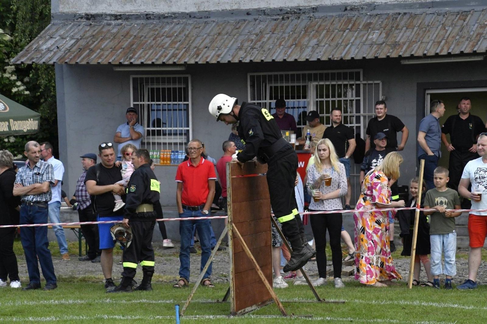 Zdjęcie w galerii na portalu naszraciborz.pl: Rudyszwałd na strażackim tronie w gminie Krzyżanowice wiadomości z regionu