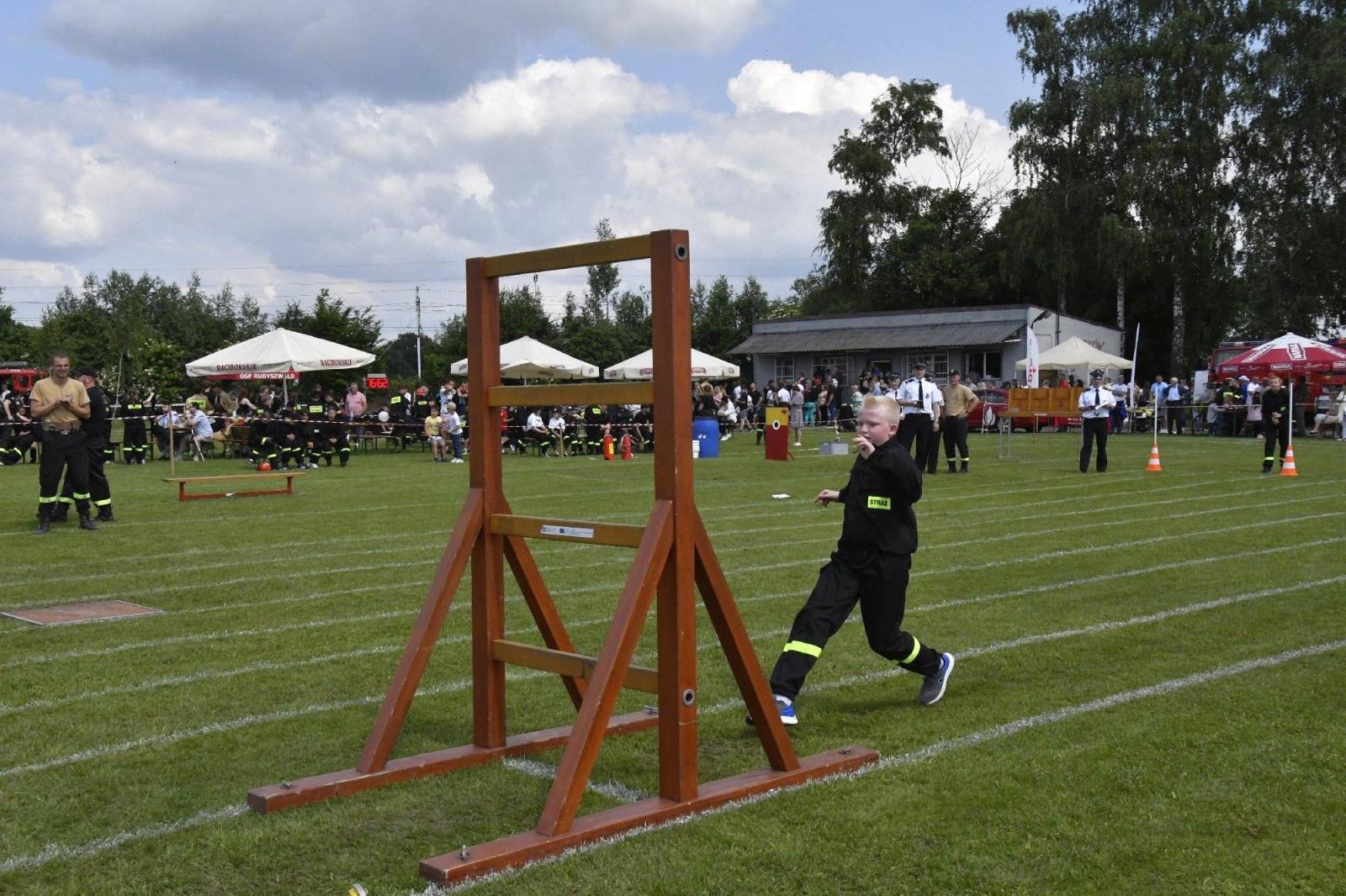 Zdjęcie w galerii na portalu naszraciborz.pl: Rudyszwałd na strażackim tronie w gminie Krzyżanowice wiadomości z regionu