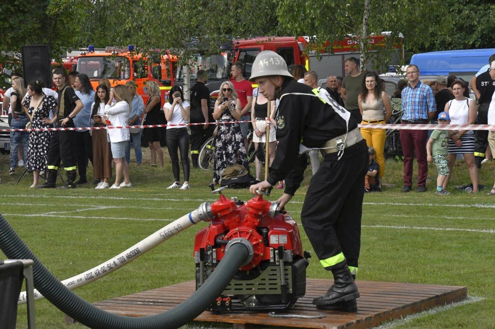 Zdjęcie w galerii na portalu naszraciborz.pl: Rudyszwałd na strażackim tronie w gminie Krzyżanowice wiadomości z regionu