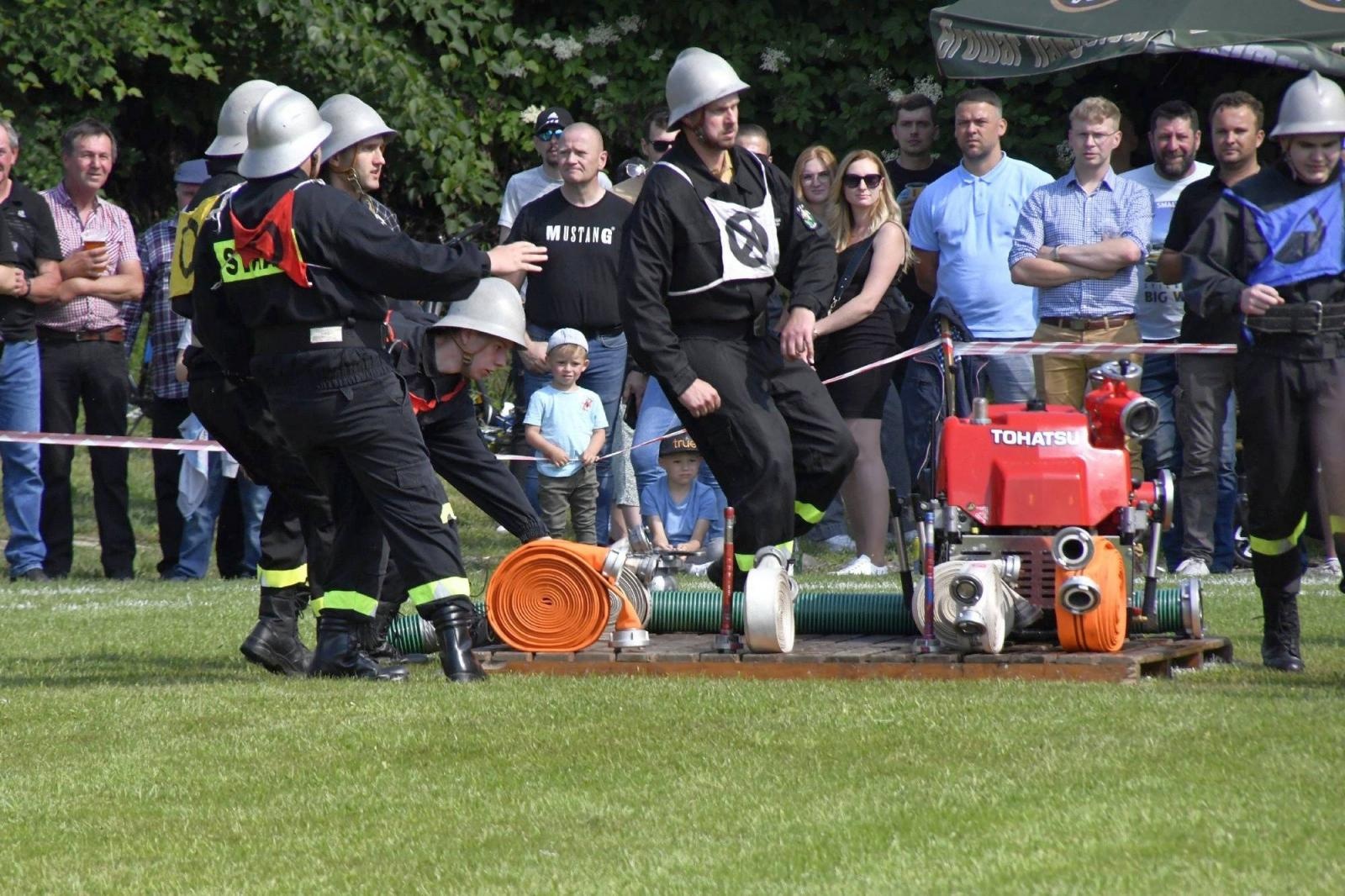 Zdjęcie w galerii na portalu naszraciborz.pl: Rudyszwałd na strażackim tronie w gminie Krzyżanowice wiadomości z regionu