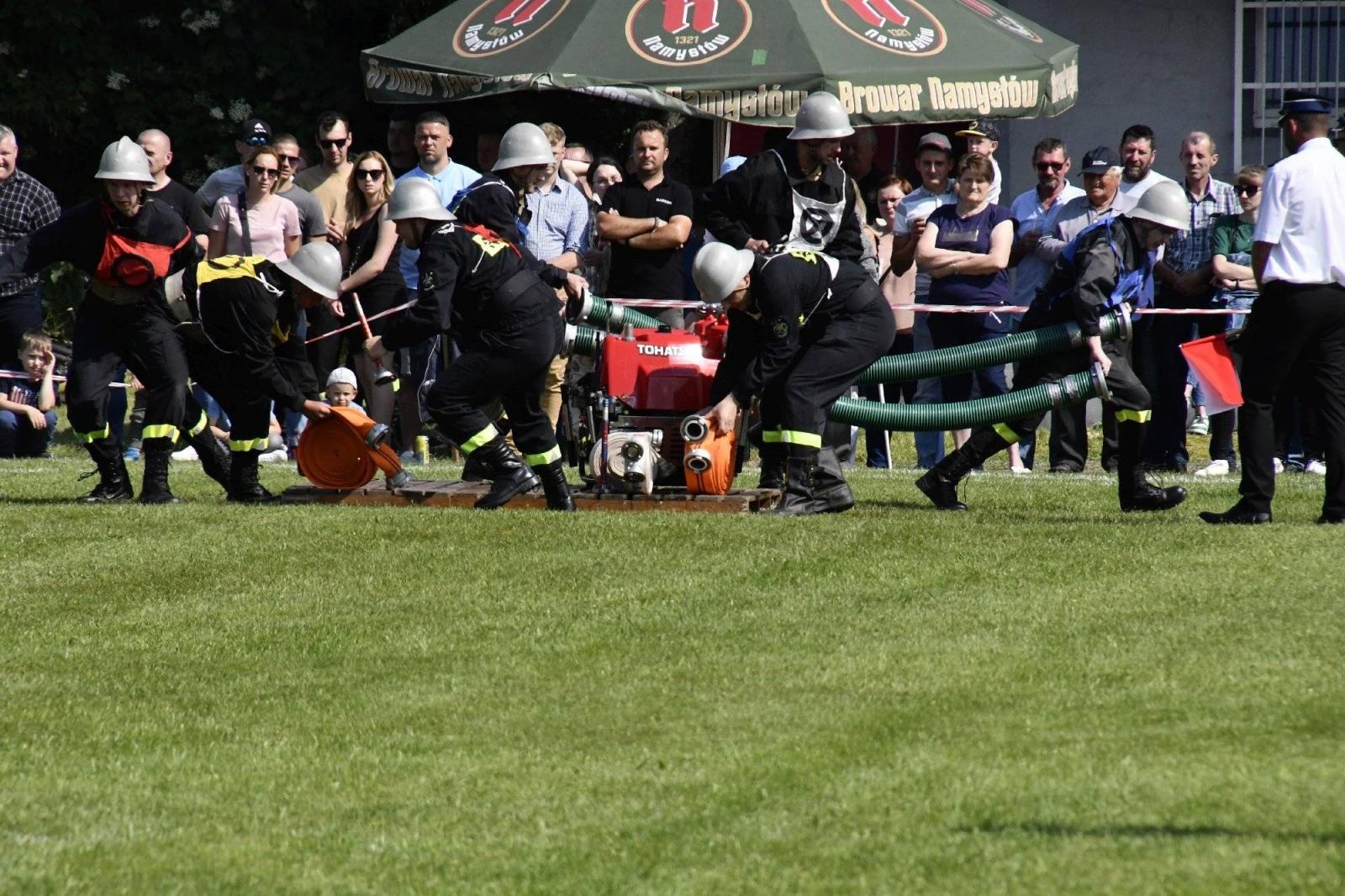 Zdjęcie w galerii na portalu naszraciborz.pl: Rudyszwałd na strażackim tronie w gminie Krzyżanowice wiadomości z regionu