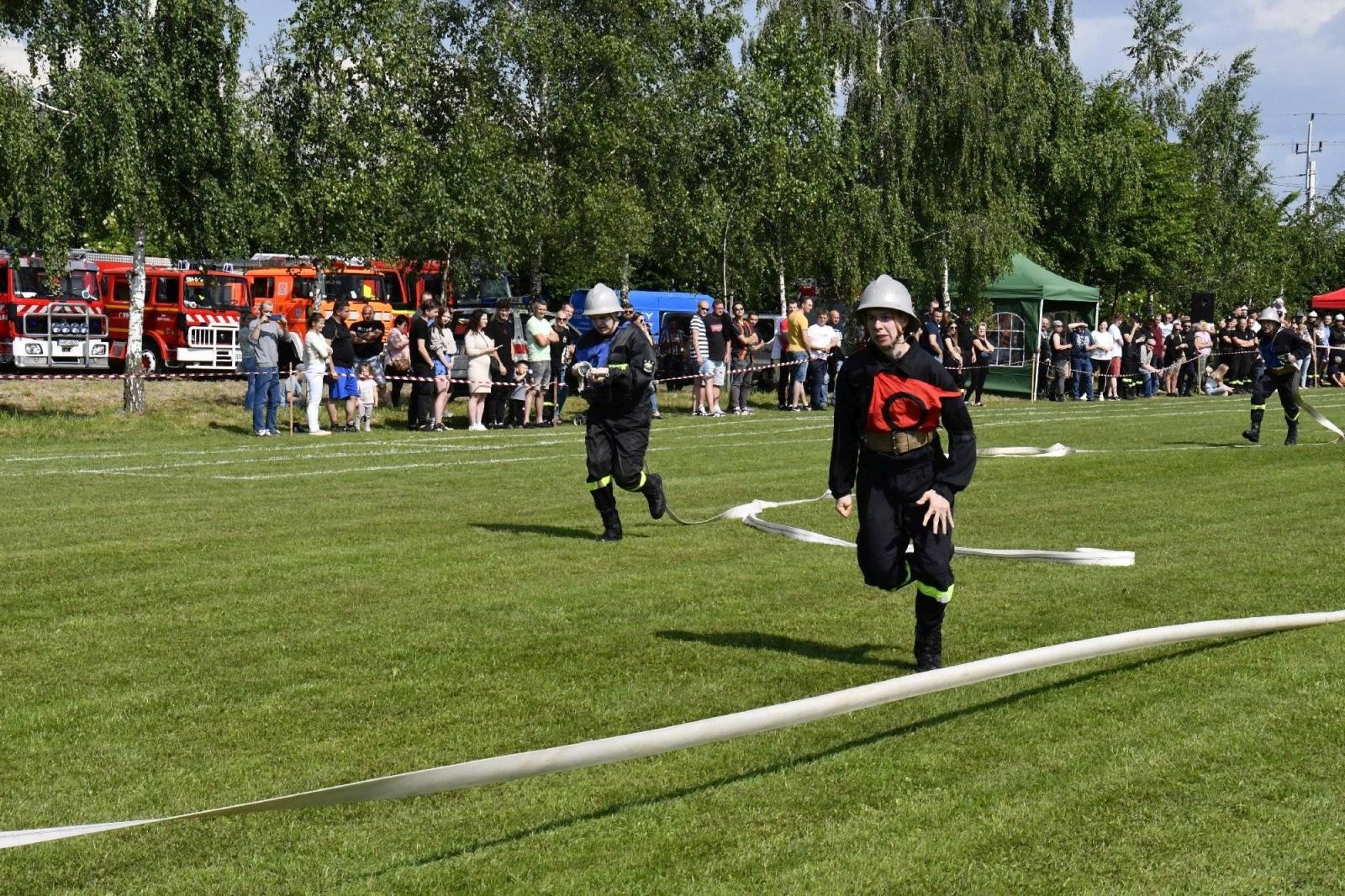 Zdjęcie w galerii na portalu naszraciborz.pl: Rudyszwałd na strażackim tronie w gminie Krzyżanowice wiadomości z regionu