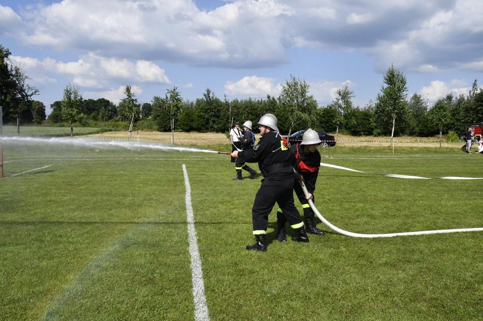 Zdjęcie w galerii na portalu naszraciborz.pl: Rudyszwałd na strażackim tronie w gminie Krzyżanowice wiadomości z regionu