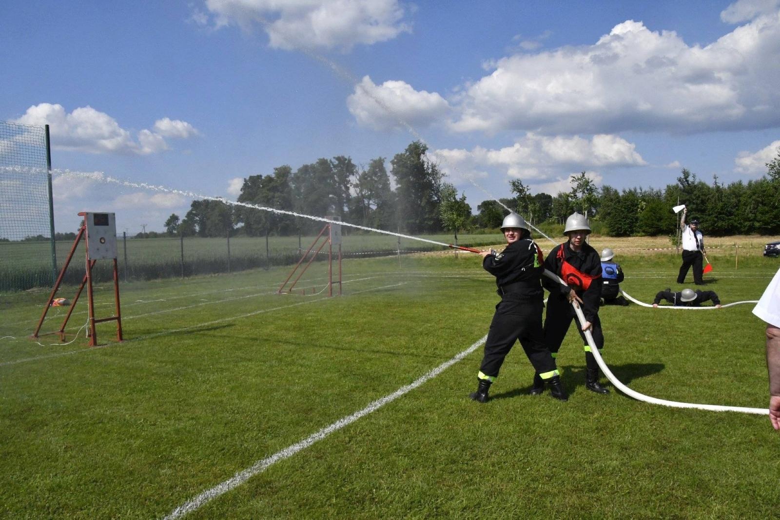 Zdjęcie w galerii na portalu naszraciborz.pl: Rudyszwałd na strażackim tronie w gminie Krzyżanowice wiadomości z regionu