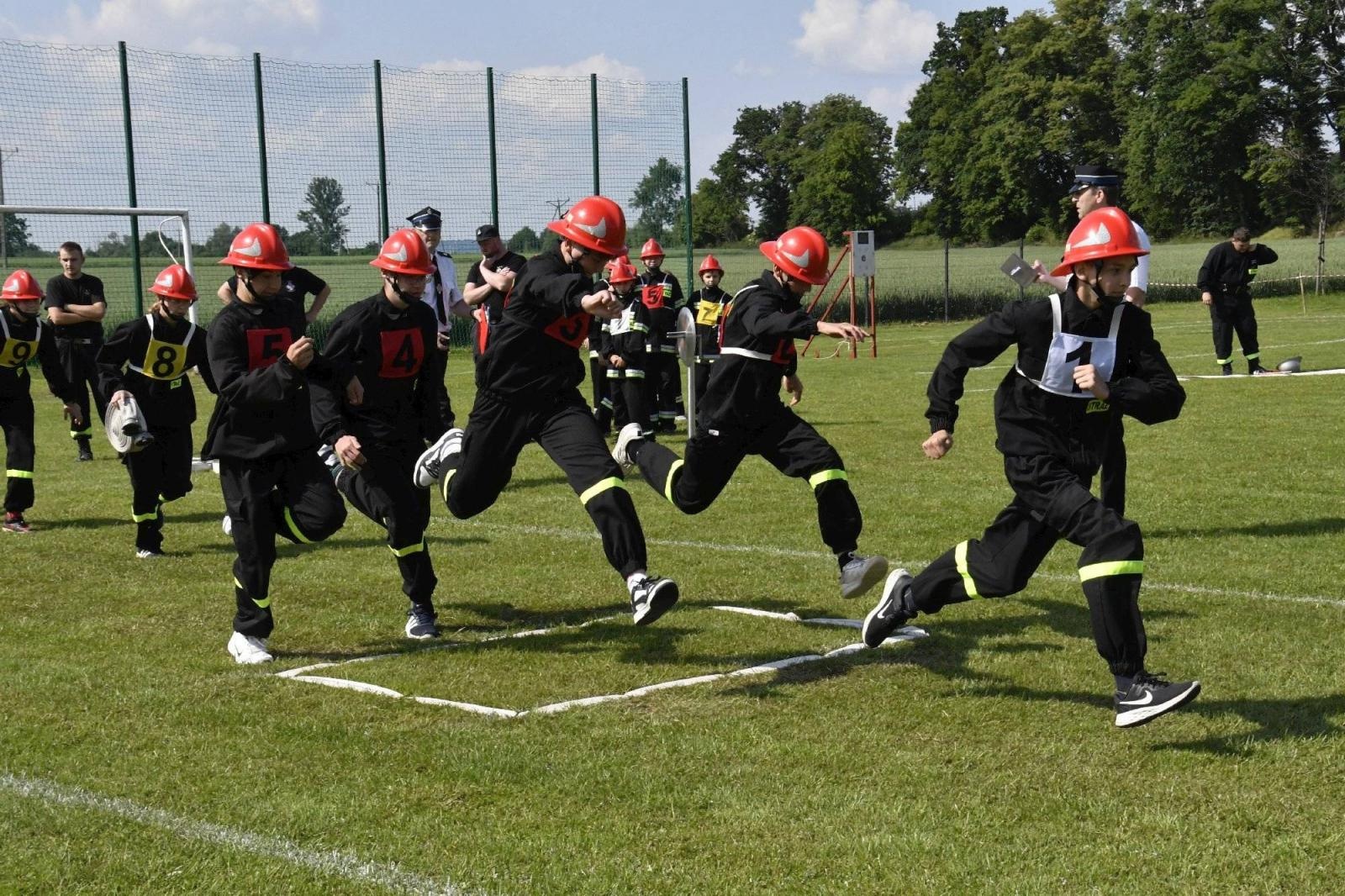 Zdjęcie w galerii na portalu naszraciborz.pl: Rudyszwałd na strażackim tronie w gminie Krzyżanowice wiadomości z regionu