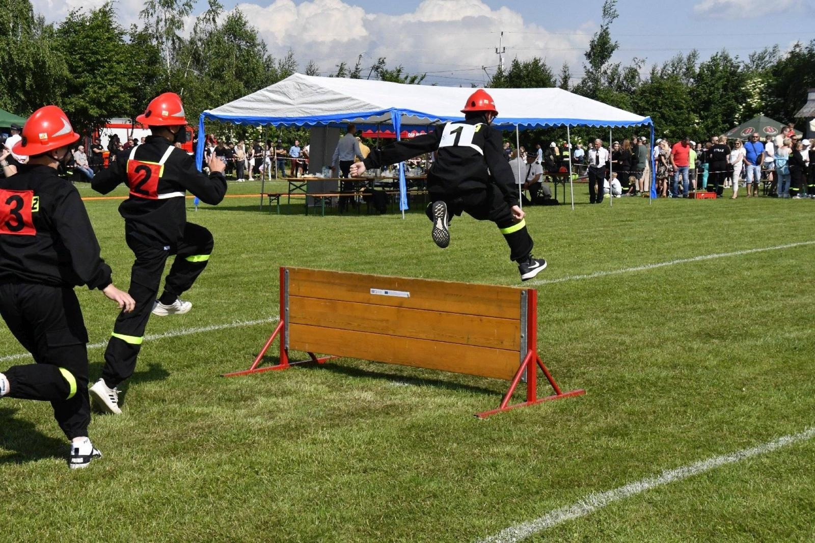 Zdjęcie w galerii na portalu naszraciborz.pl: Rudyszwałd na strażackim tronie w gminie Krzyżanowice wiadomości z regionu