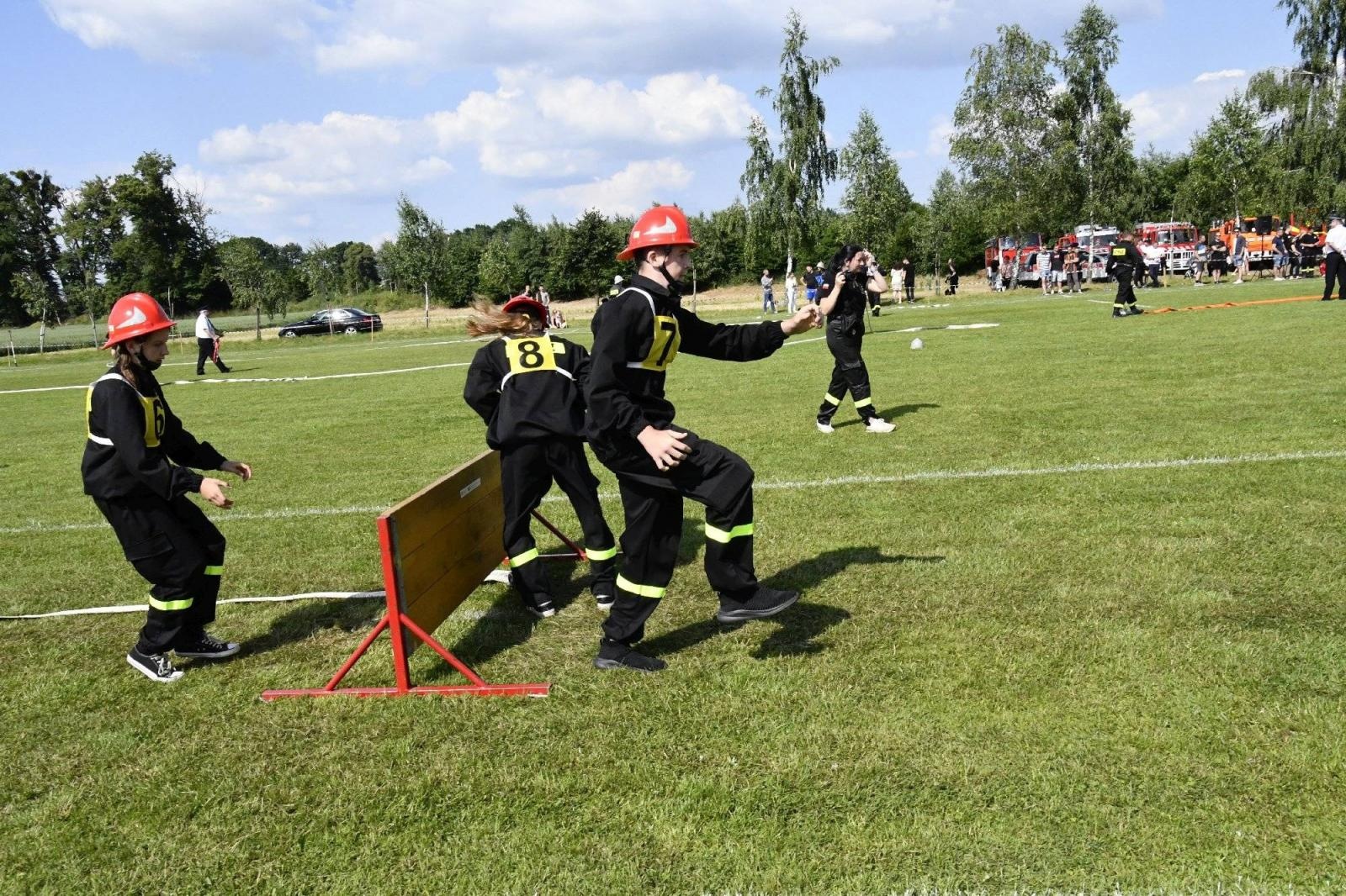 Zdjęcie w galerii na portalu naszraciborz.pl: Rudyszwałd na strażackim tronie w gminie Krzyżanowice wiadomości z regionu